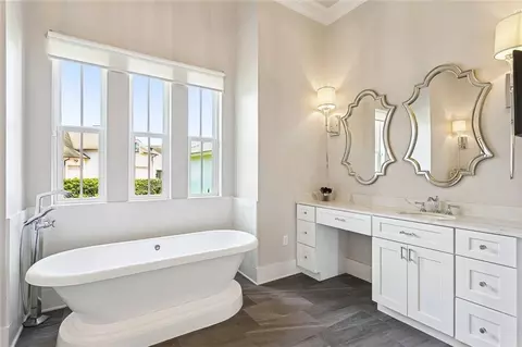 Bath - 416 Melrose Ave, Covington, LA 70433 photo 1 of 3