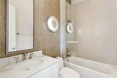 Bath - 416 Melrose Ave, Covington, LA 70433 photo 3 of 3