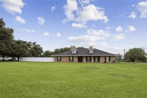 105 Highway 1000 Hwy, Belle Rose, LA 70341