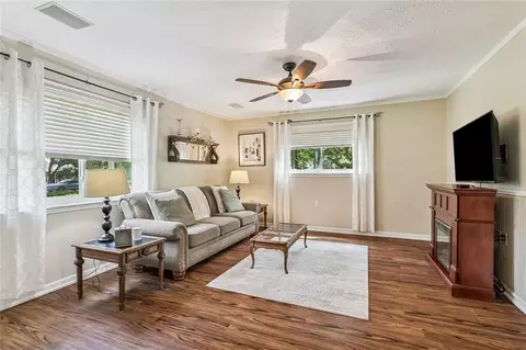 Living - 72350 Forest Dr, Covington, LA 70433 photo 1 of 2