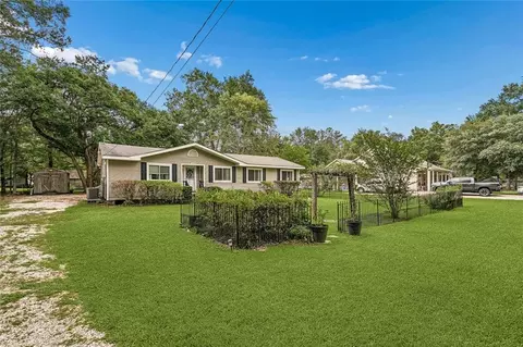 Exterior - 72350 Forest Dr, Covington, LA 70433 photo 2 of 9