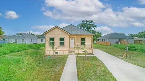 2110 Mardi Gras Blvd, New Orleans, LA 70114