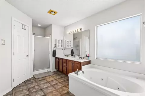 Bath - 2033 Heather Ln, Slidell, LA 70461 photo 1 of 2