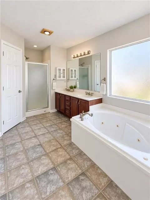 Bath - 2033 Heather Ln, Slidell, LA 70461 photo 3 of 3