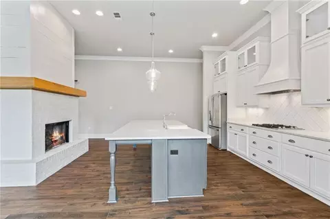 Kitchen - 600 Colbert St, Mandeville, LA 70448 photo 3 of 4