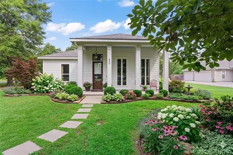 Exterior - 600 Colbert St, Mandeville, LA 70448 photo 2 of 12