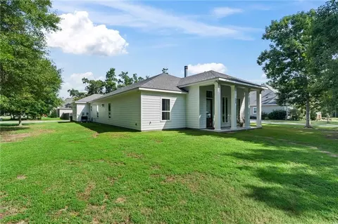 Exterior - 600 Colbert St, Mandeville, LA 70448 photo 4 of 12