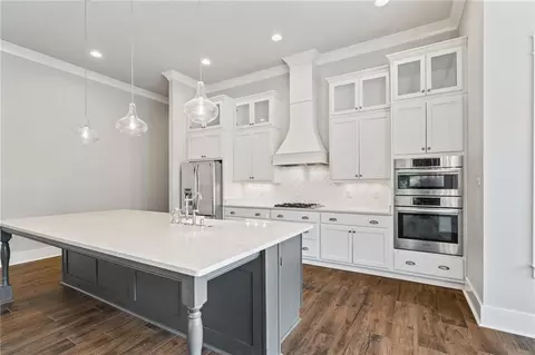 Kitchen - 600 Colbert St, Mandeville, LA 70448 photo 2 of 4