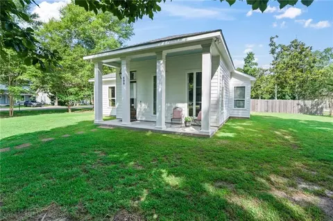 Exterior - 600 Colbert St, Mandeville, LA 70448 photo 8 of 12
