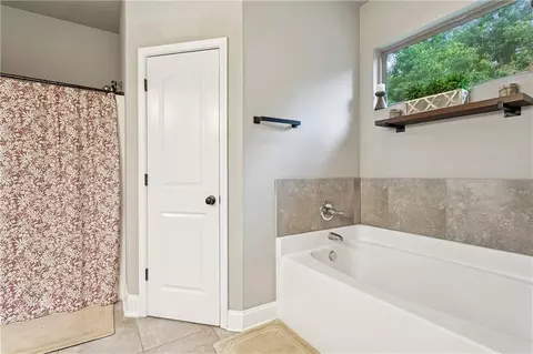 Bath - 70367 State St, Mandeville, LA 70471 photo 2 of 3