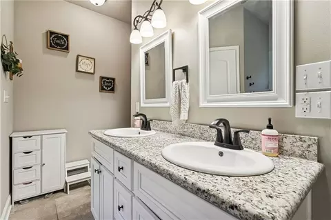 Bath - 70367 State St, Mandeville, LA 70471 photo 1 of 3