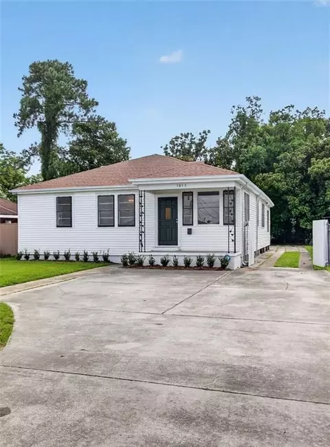 1813 Claire Ave, Gretna, LA 70053