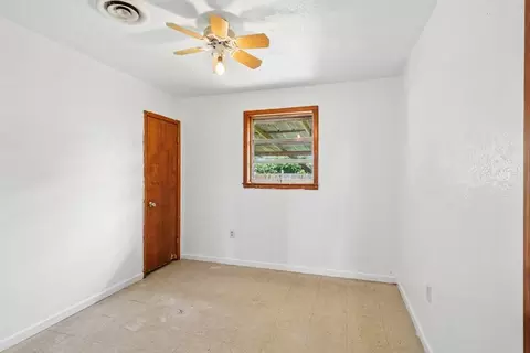 Bedroom - 810 Gerry Dr, Kenner, LA 70062 photo 2 of 3
