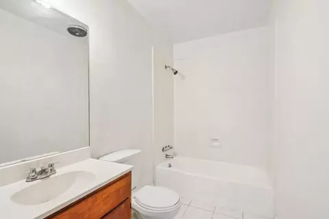 Bath - 810 Gerry Dr, Kenner, LA 70062 photo 1 of 2