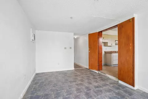 Living - 810 Gerry Dr, Kenner, LA 70062 photo 3 of 3