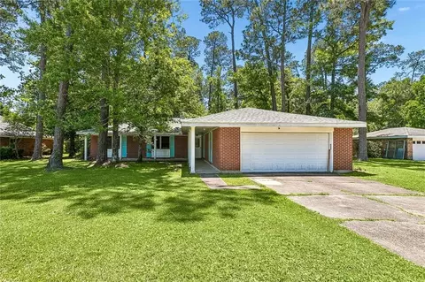 113 W Pinewood Dr, Slidell, LA 70458