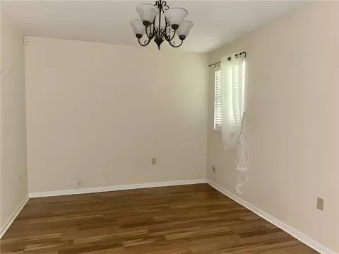 Living - 668 Cameron Ct, Kenner, LA 70065 photo 2 of 2