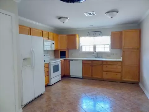 Kitchen - 668 Cameron Ct, Kenner, LA 70065 photo 1 of 1