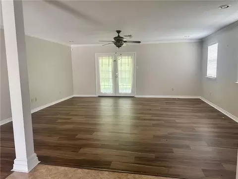 Living - 668 Cameron Ct, Kenner, LA 70065 photo 1 of 2