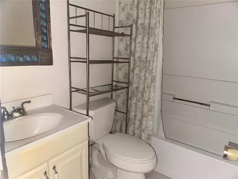 Bath - 668 Cameron Ct, Kenner, LA 70065 photo 1 of 1