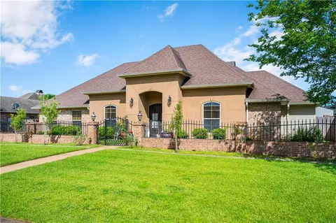 6410 Bayou Crossing Dr, Alexandria, LA 71303