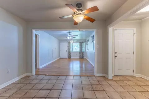 Living - 356 Markham Dr, Slidell, LA 70458 photo 3 of 3
