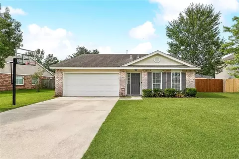 3001 Meadow Lake Dr, Slidell, LA 70461