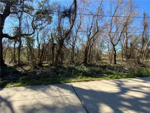1920 Eagle St, Saint Bernard, LA 70085 photo 4