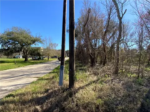 1920 Eagle St, Saint Bernard, LA 70085 photo 2
