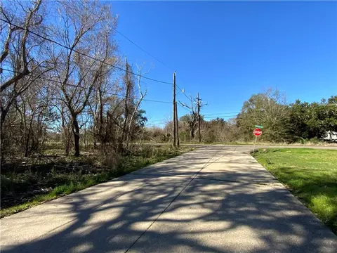 1920 Eagle St, Saint Bernard, LA 70085 photo 3