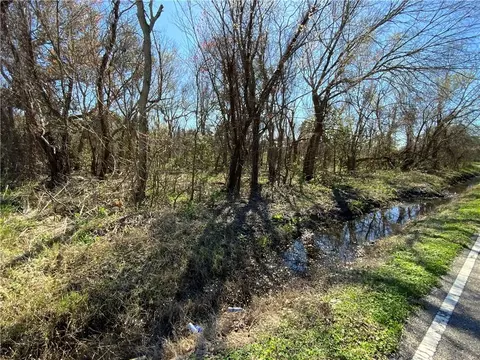 1920 Eagle St, Saint Bernard, LA 70085
