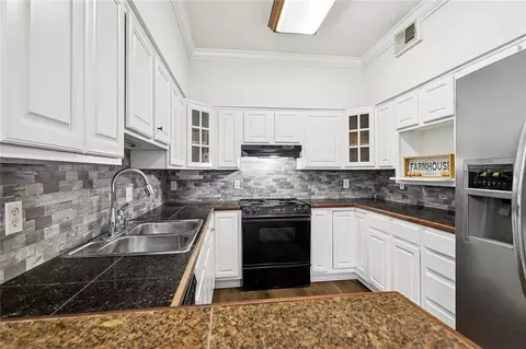 Kitchen - 23423 N Rian Dr, Covington, LA 70435 photo 2 of 2
