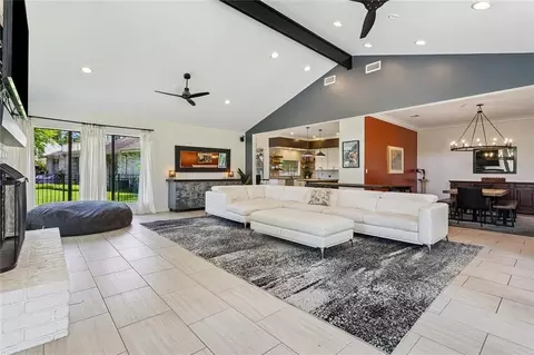 Living - 237 Evangeline Dr, Mandeville, LA 70471 photo 3 of 3