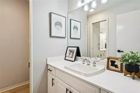 Bath - 237 Evangeline Dr, Mandeville, LA 70471 photo 4 of 5