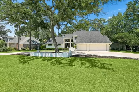Exterior - 237 Evangeline Dr, Mandeville, LA 70471 photo 4 of 7