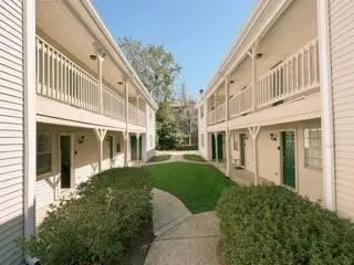 733 Heavens Dr #4, Mandeville, LA 70471