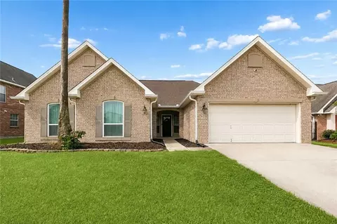 128 Evangeline Trce, Belle Chasse, LA 70037