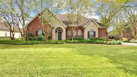 150 Primrose Dr, Belle Chasse, LA 70037
