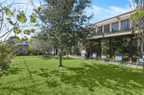 Exterior - 2017 Charles Dr, Chalmette, LA 70043 photo 3 of 3