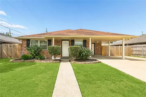 2149 Graham Dr, Gretna, LA 70056