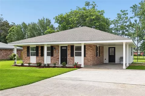 2757 Blanche St, Marrero, LA 70072