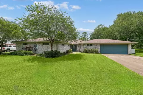 258 Plantation Rd, Hahnville, LA 70057