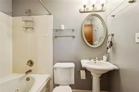 Bath - 246 E Augusta Ln, Slidell, LA 70458 photo 3 of 4