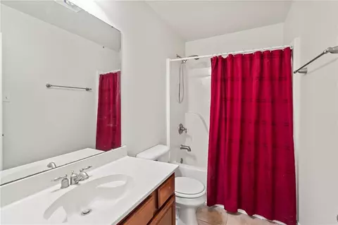Bath - 569 Moore Blvd, Covington, LA 70433 photo 3 of 3