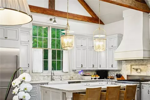 Kitchen - 74516 River Rd, Covington, LA 70435 photo 5 of 5