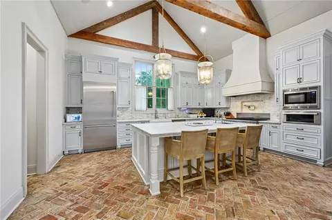 Kitchen - 74516 River Rd, Covington, LA 70435 photo 1 of 5