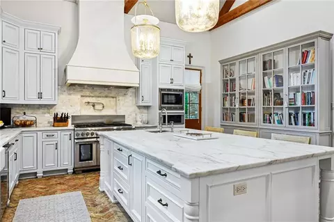 Kitchen - 74516 River Rd, Covington, LA 70435 photo 3 of 5