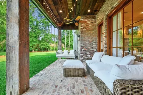 Exterior - 74516 River Rd, Covington, LA 70435 photo 7 of 15