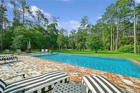 Exterior - 74516 River Rd, Covington, LA 70435 photo 4 of 15