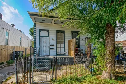 2520 22 2nd St, New Orleans, LA 70113